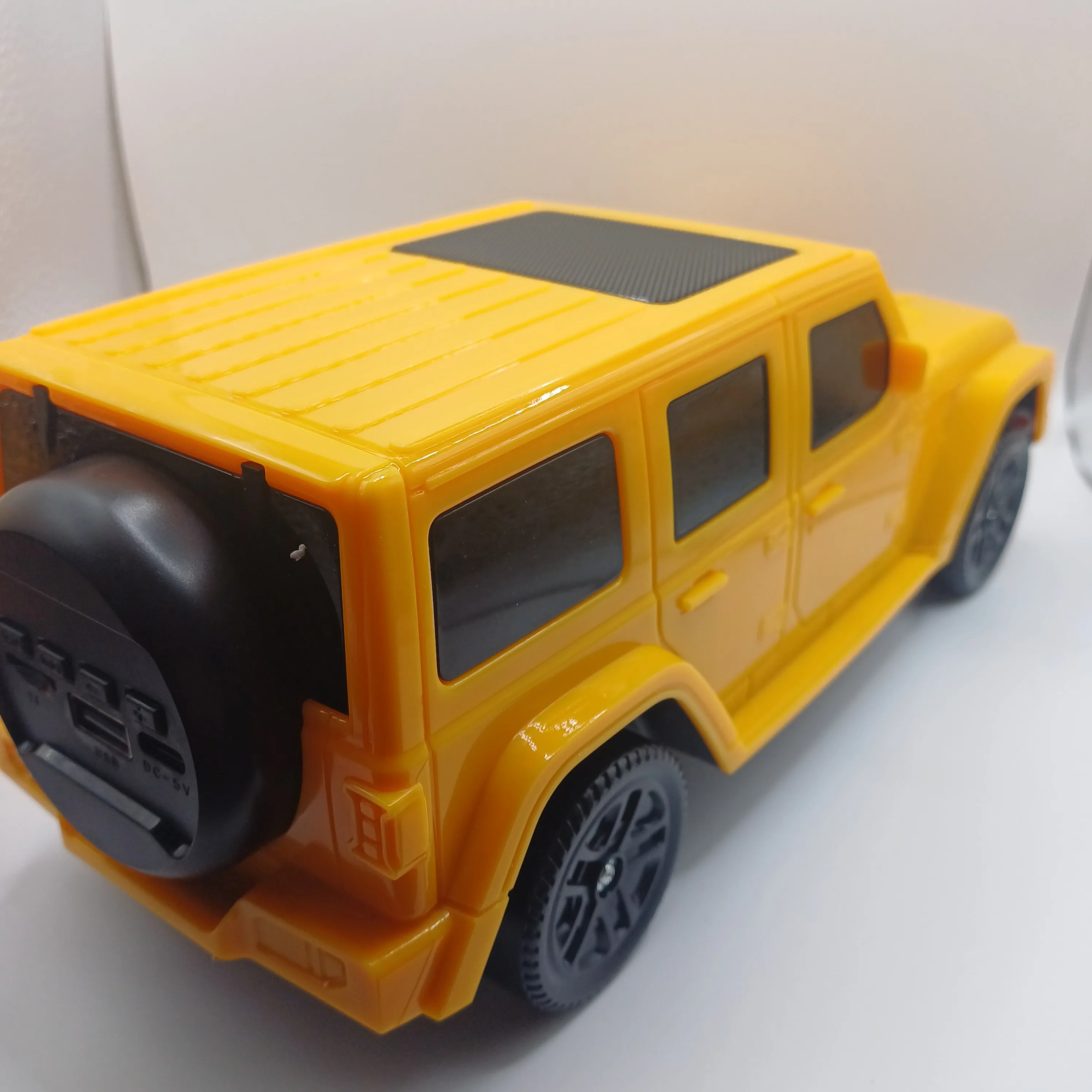 Enceinte pickup jaune