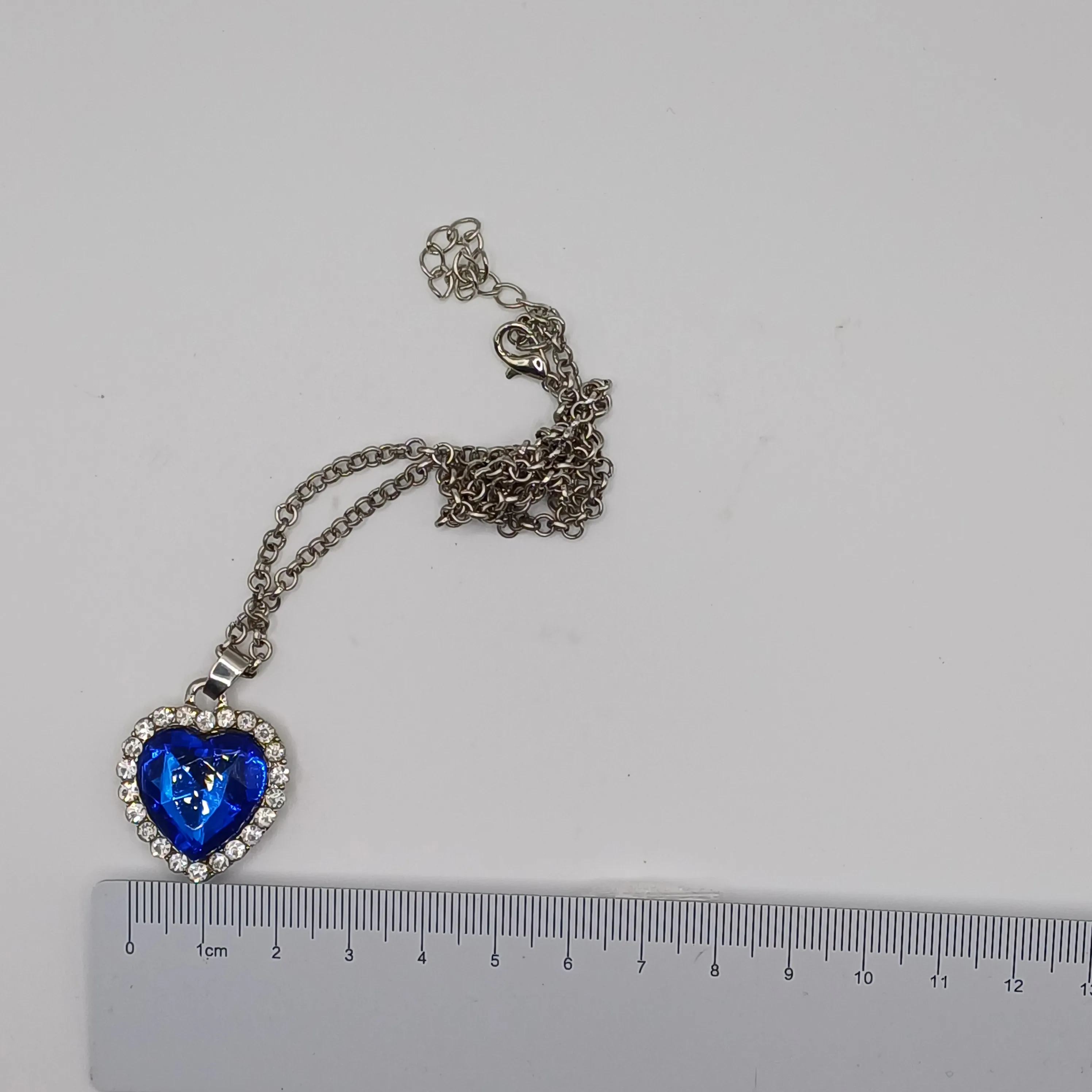 Pendentif fantaisie coeur bleu