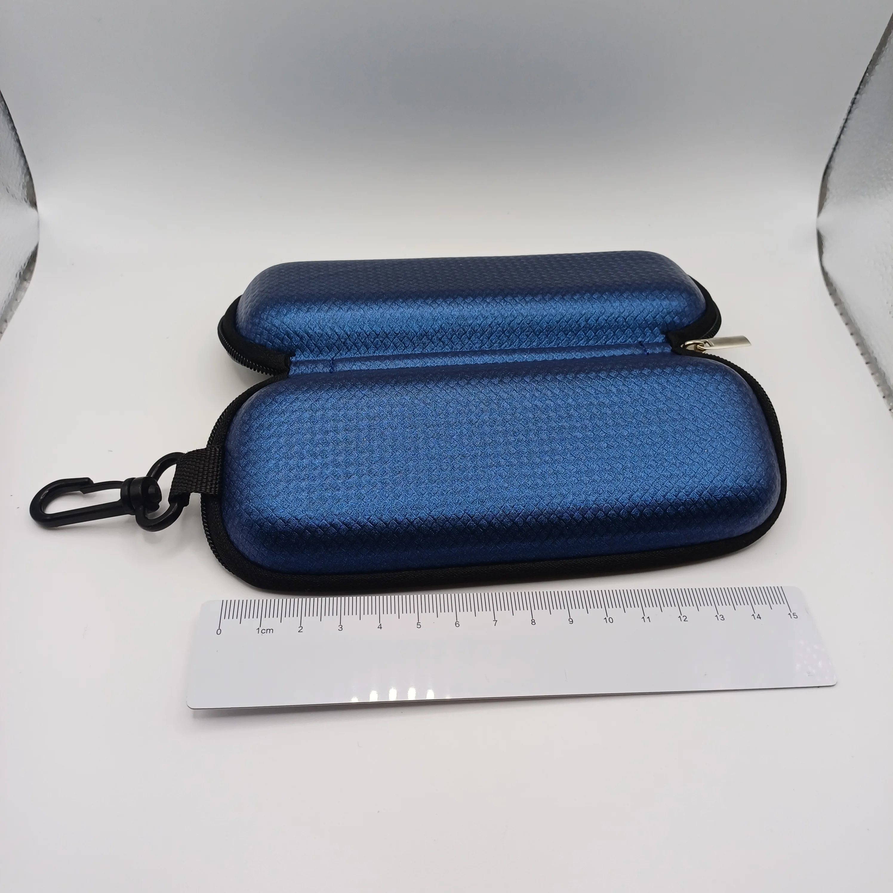 Etui à lunettes rigide