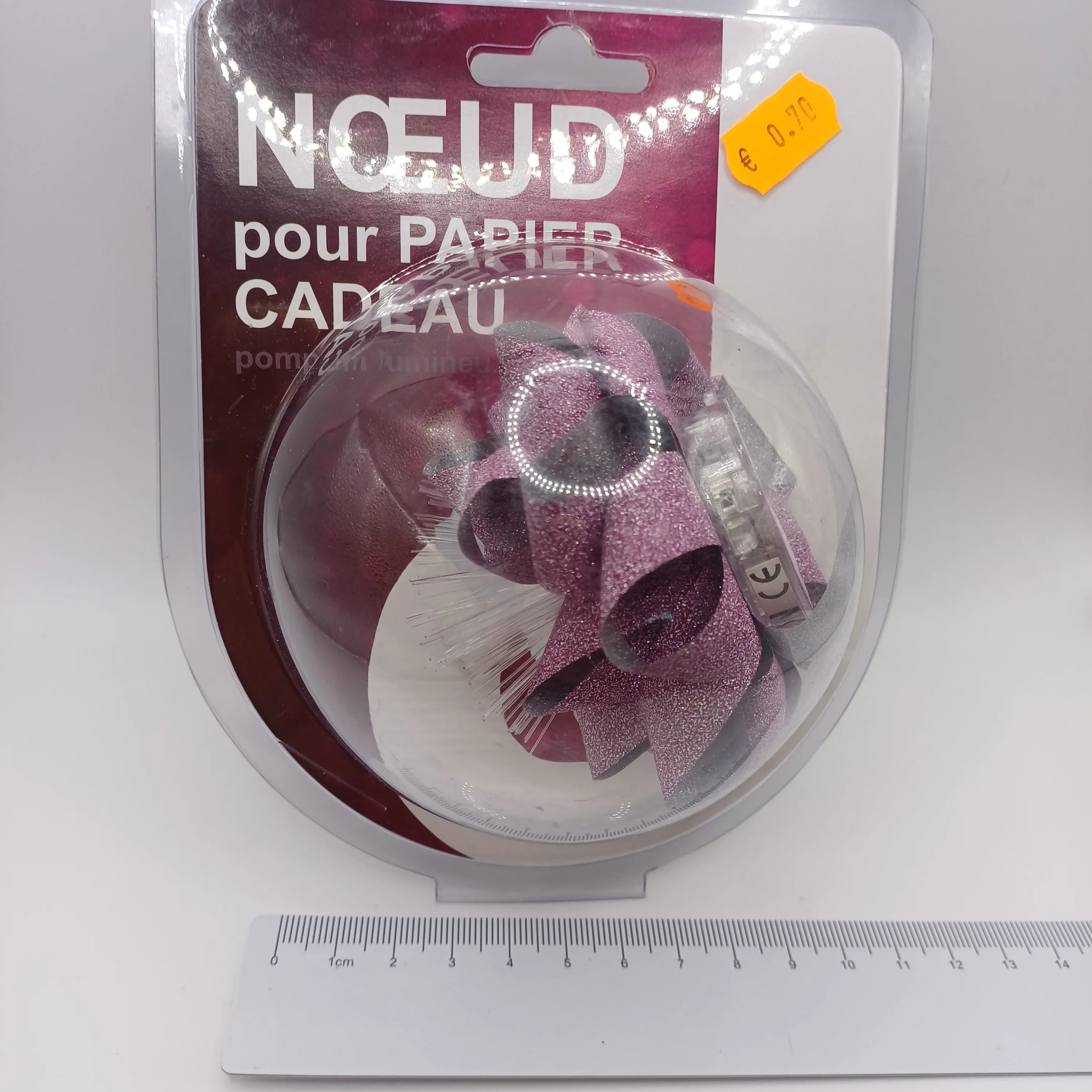 Noeud violet papier cadeau