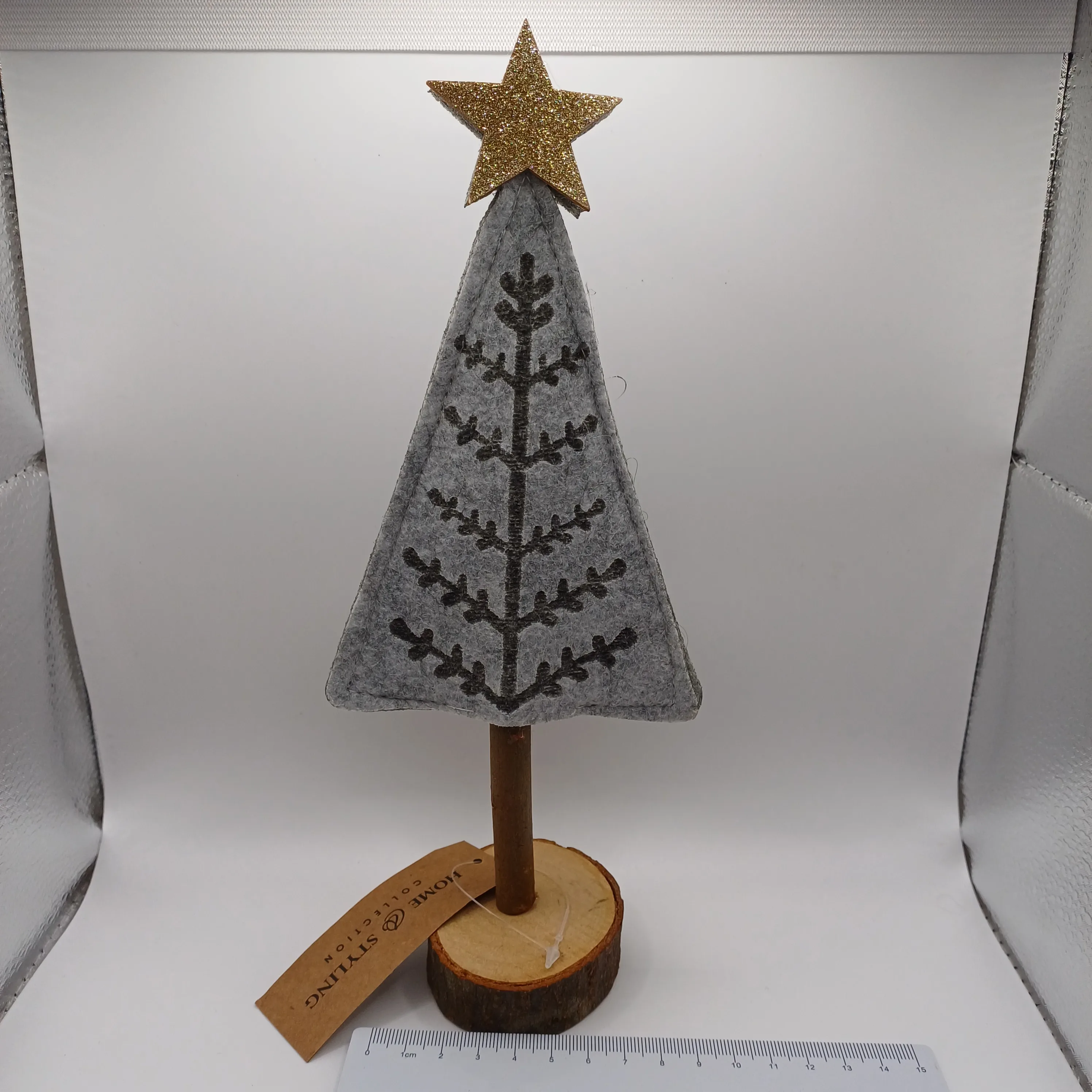 Sapin décoratif en feutrine et bois