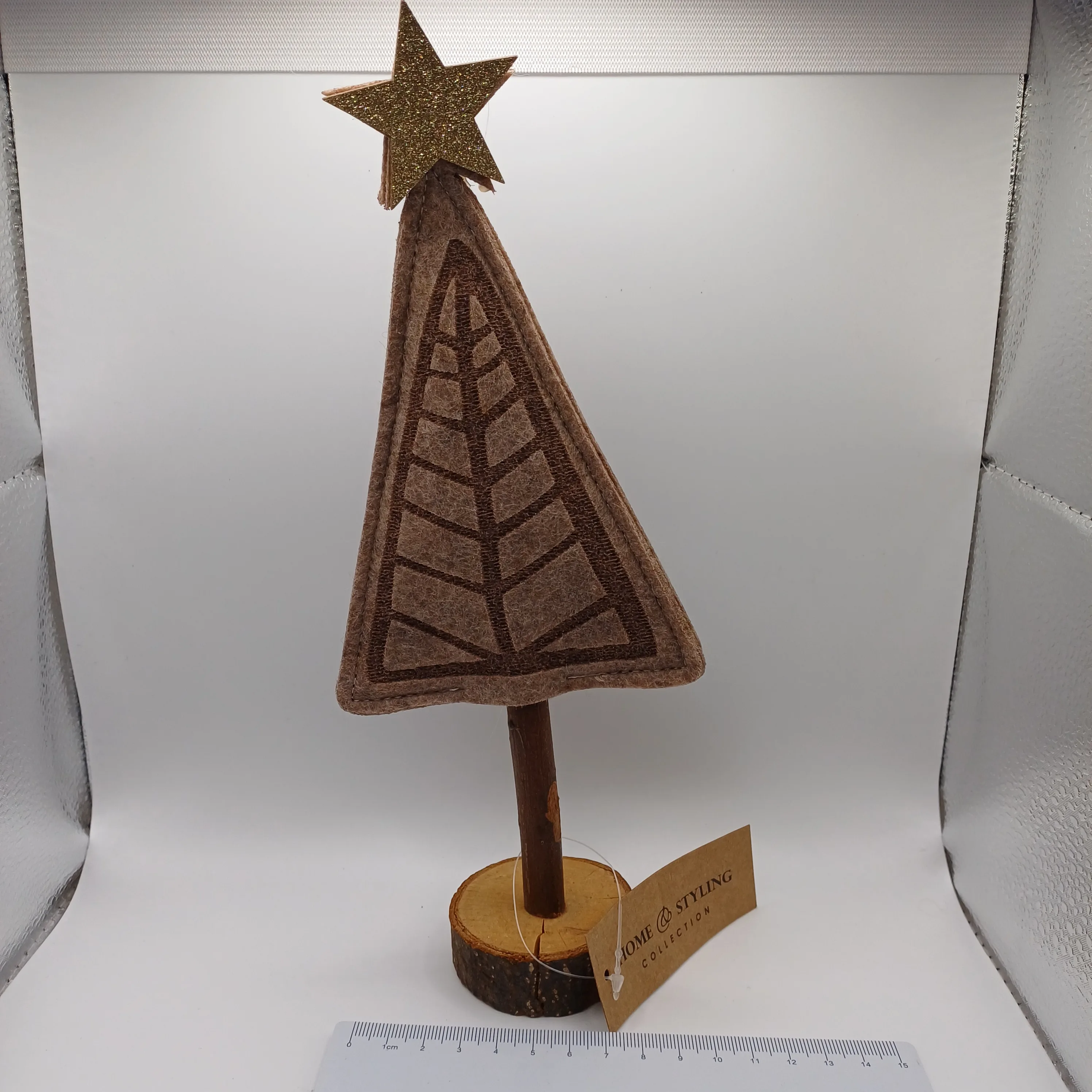 Sapin décoratif en feutrine et bois